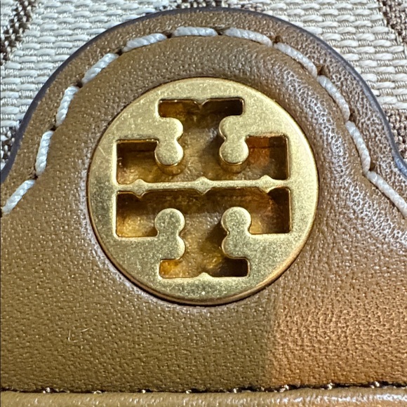 TORY BURCH T Monogram Jacquard AirPods Case - Picture 8 of 11